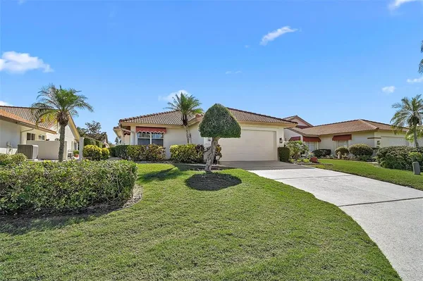 $369,000 | 4717 Peridia Boulevard East, Bradenton, FL 34203