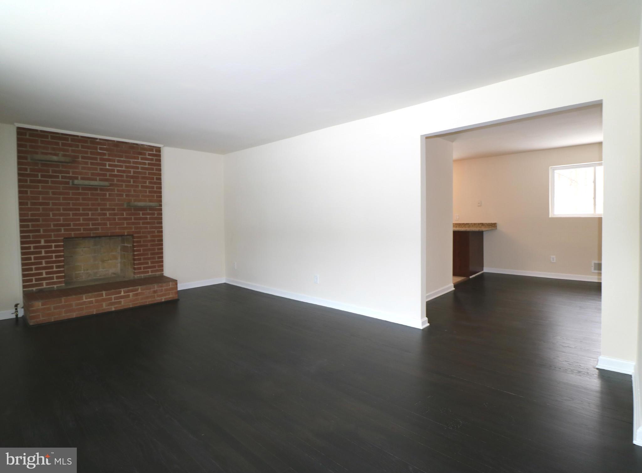 18304 Cabin Road Triangle, VA 22172 - Photo 4 of 30 Family Room
