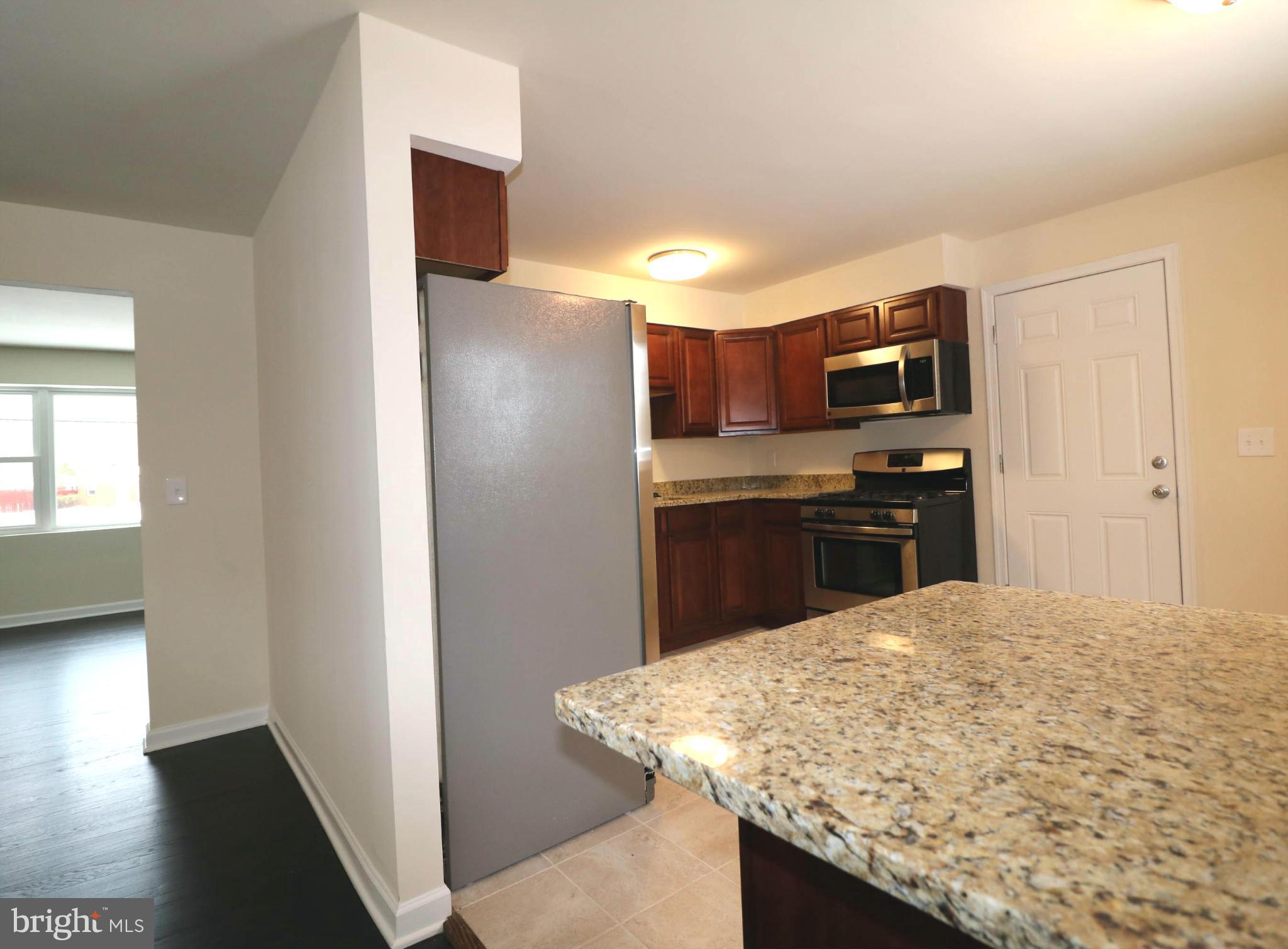 18304 Cabin Road Triangle, VA 22172 - Photo 9 of 30 Kitchen
