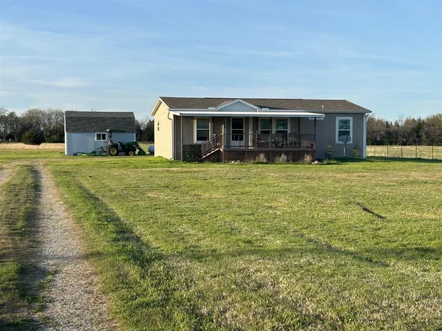 $284,900 | 8080 Highway 56, Savoy, TX 75479