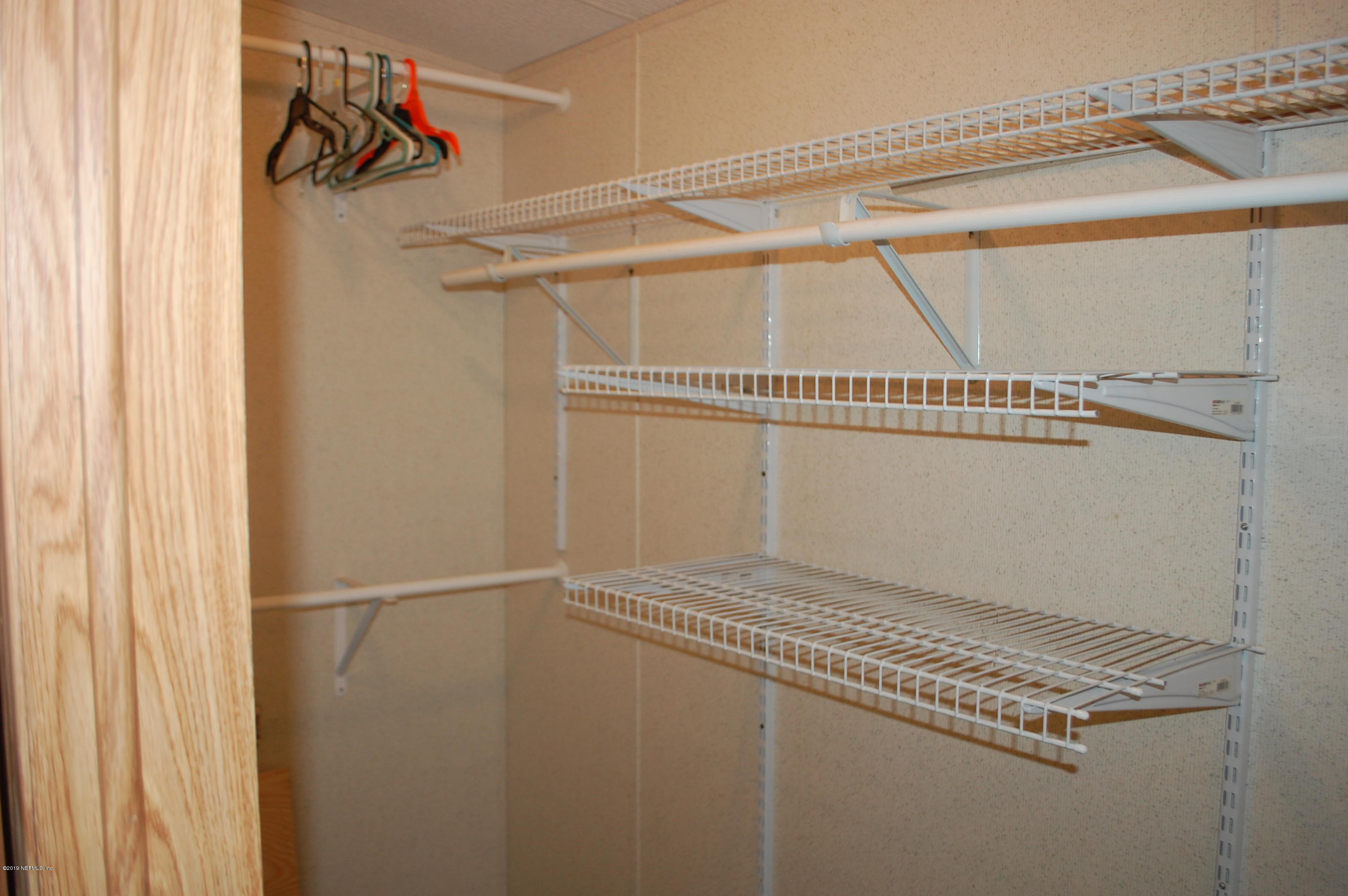 622 Lake Susan Road Hawthorne, FL 32640 - Photo 18 of 50 a view of walk in closet