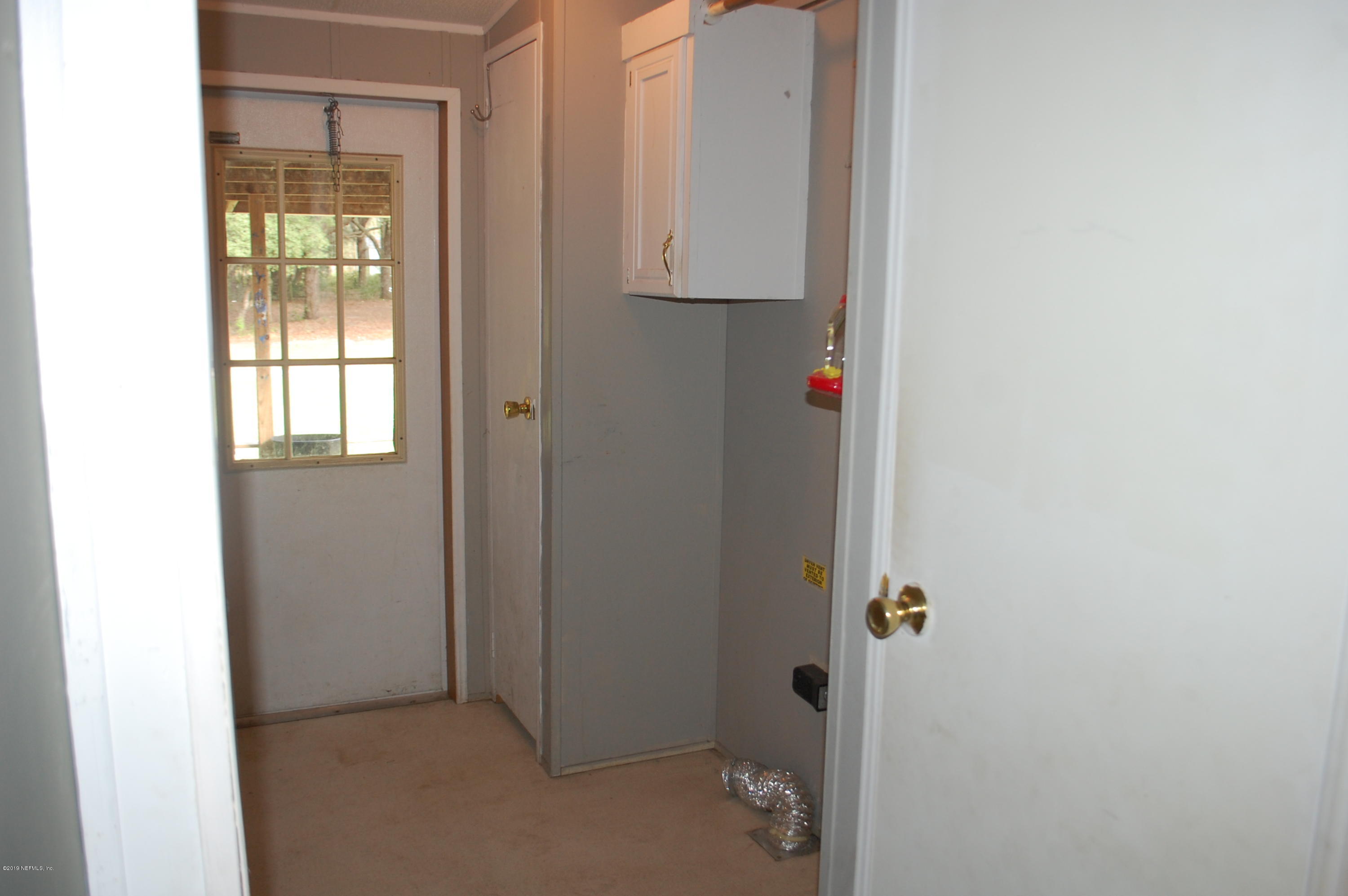 622 Lake Susan Road Hawthorne, FL 32640 - Photo 28 of 50 a view of an empty room