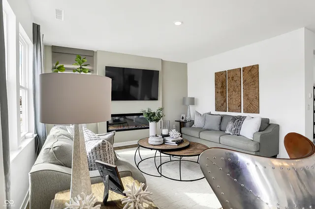 $359,995 | 2420 Fir Drive, Greenfield, IN 46140