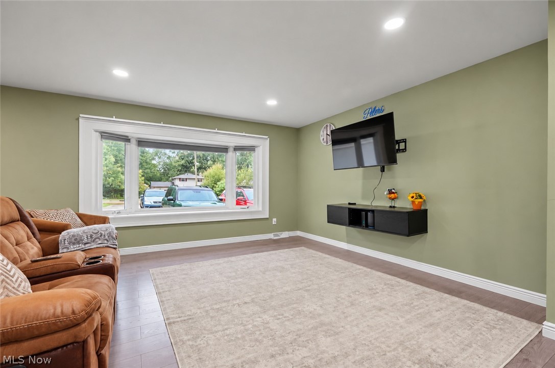 17513 Howe Road Strongsville, OH 44136 - Photo 5 of 33 Gallery Image 5