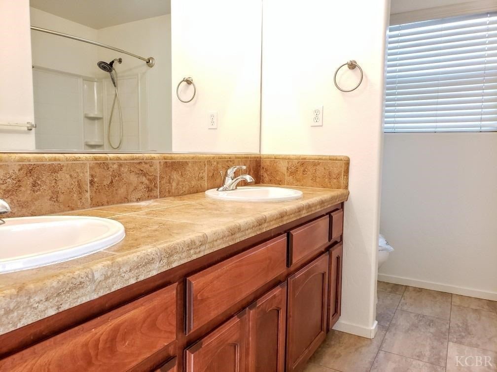 2325 Ranier Way Hanford, CA 93230 - Photo 17 of 23 Gallery Image 17
