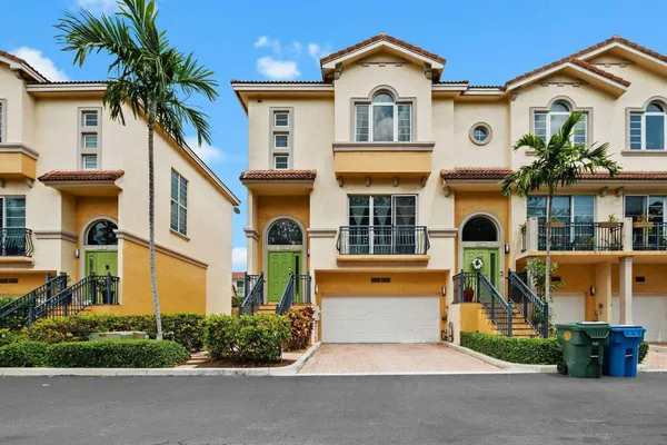 $4,200 | 2001 Coral Heights Boulevard, Oakland Park, FL 33308