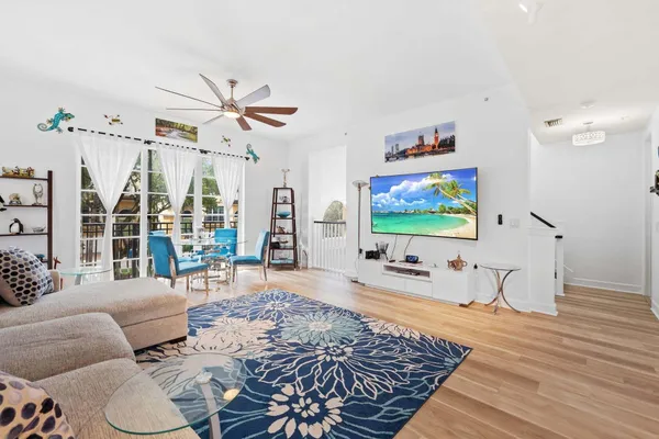 $4,200 | 2001 Coral Heights Boulevard, Oakland Park, FL 33308