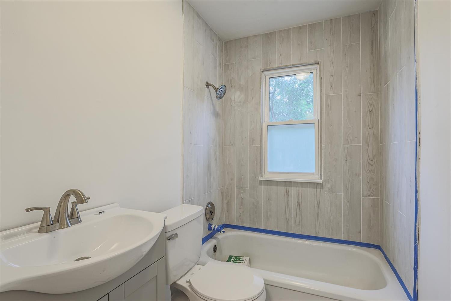 208 Burton Road Middletown, OH 45044 - Photo 14 of 22 Gallery Image 14