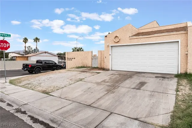 $330,000 | 3647 Elegant Saint Court, Las Vegas, NV 89115