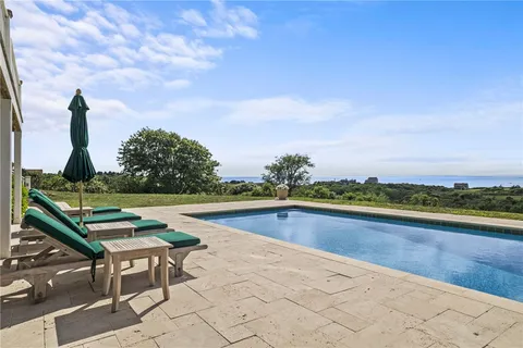 $6,750,000 | 1596 West Side Road, Block Island, RI 02807