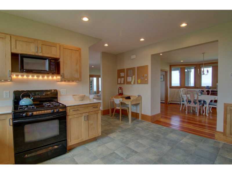 8 Minnesota Road Little Compton, RI 02837 - Photo 20 of 22 Kitchen.