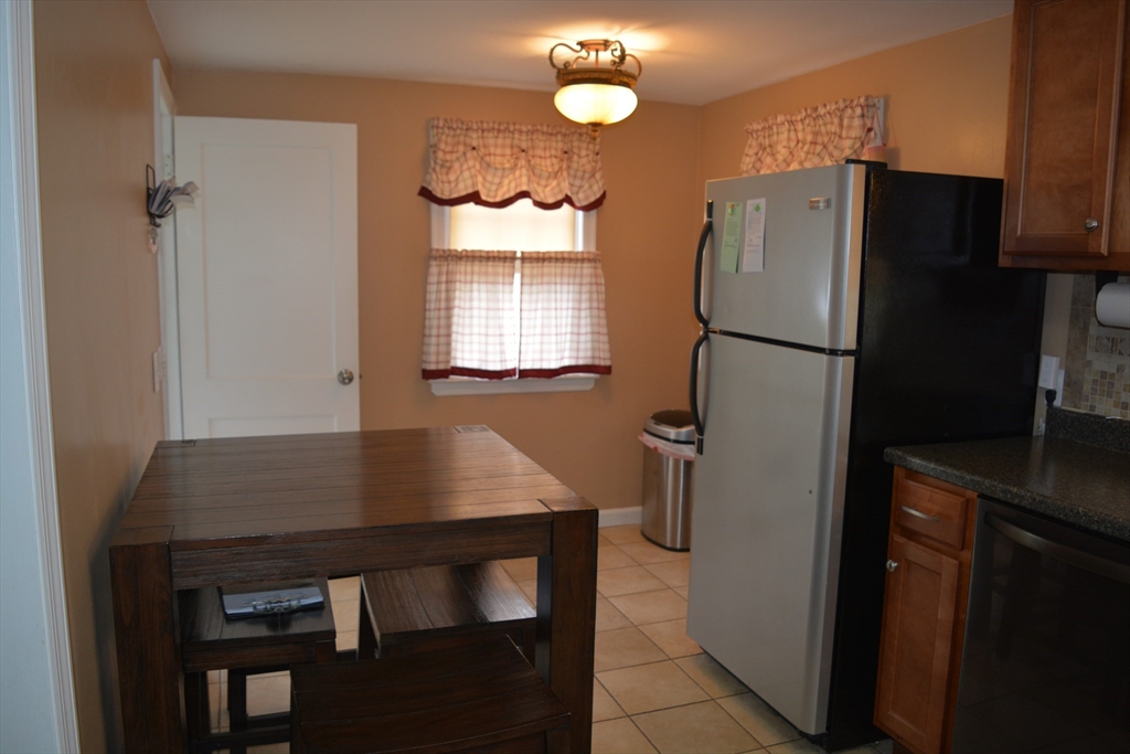 44 Brookside Circle Springfield, MA 01129 - Photo 11 of 42