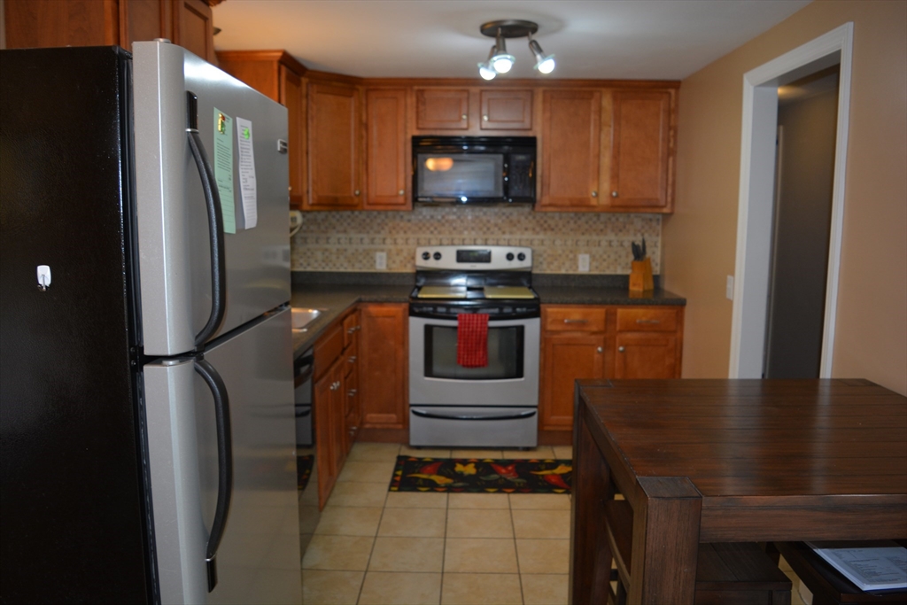 44 Brookside Circle Springfield, MA 01129 - Photo 14 of 42