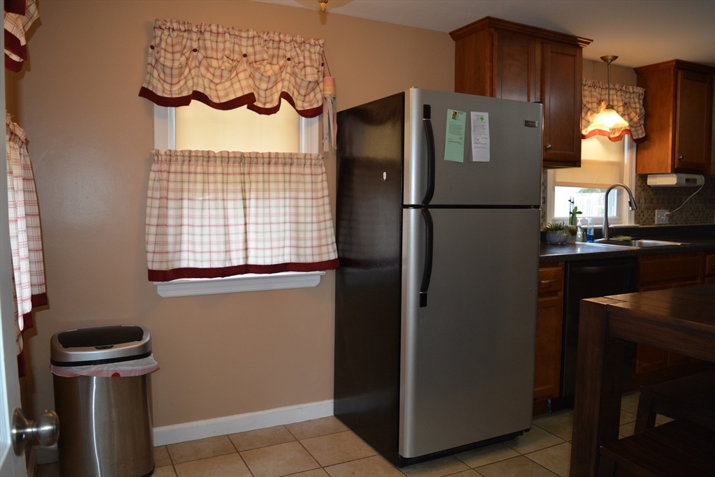 44 Brookside Circle Springfield, MA 01129 - Photo 15 of 42