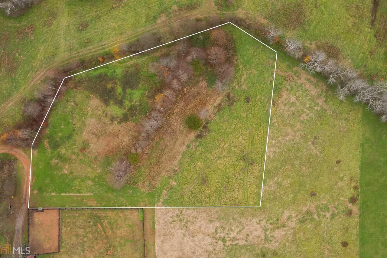 Grab your house plans! What a great flat lot! This property is ready to go!