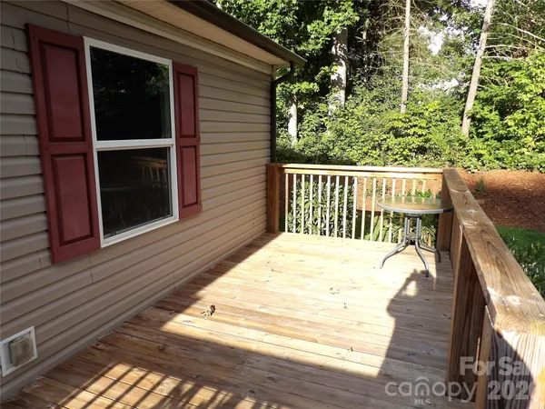 $284,900 | 31 McGee Hl Road, Fairview, NC 28730