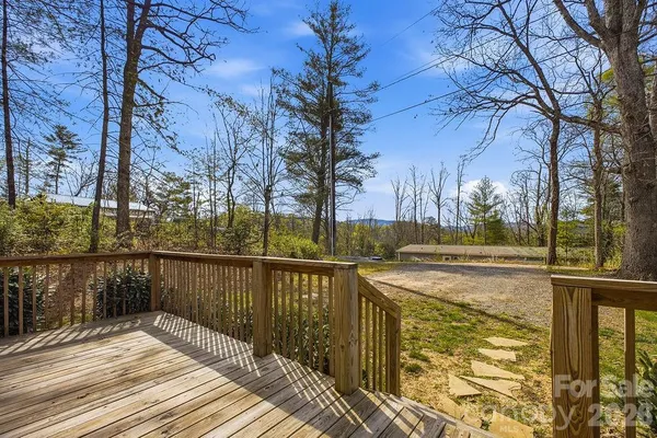 $284,900 | 31 McGee Hl Road, Fairview, NC 28730