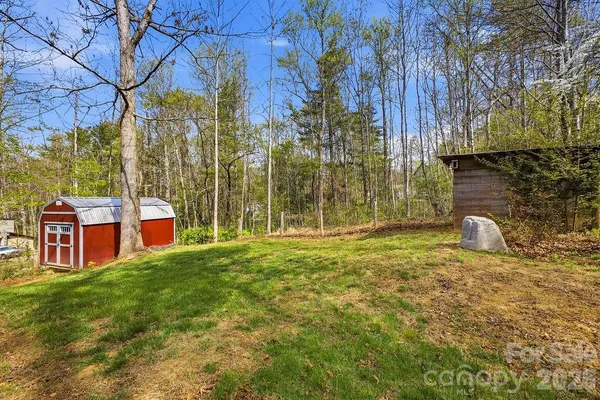 $284,900 | 31 McGee Hl Road, Fairview, NC 28730