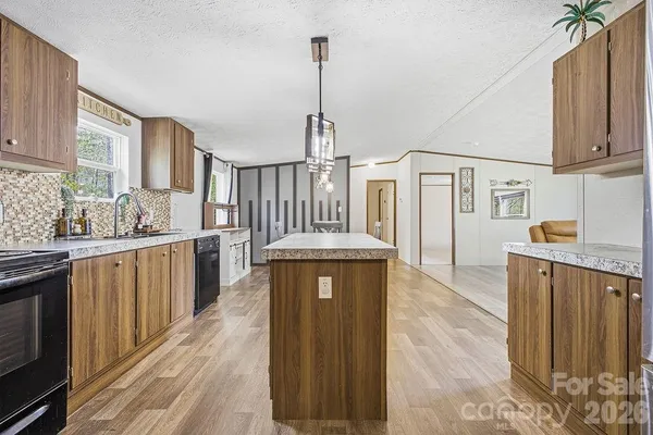 $284,900 | 31 McGee Hl Road, Fairview, NC 28730