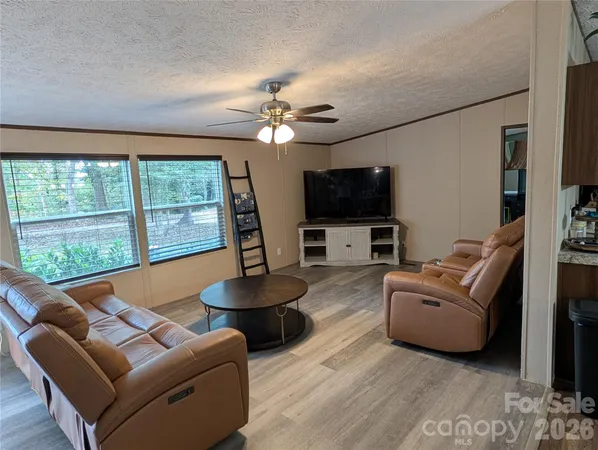 $284,900 | 31 McGee Hl Road, Fairview, NC 28730
