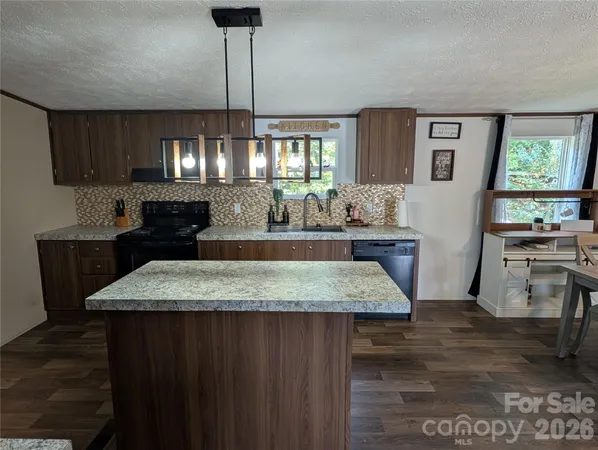 $284,900 | 31 McGee Hl Road, Fairview, NC 28730