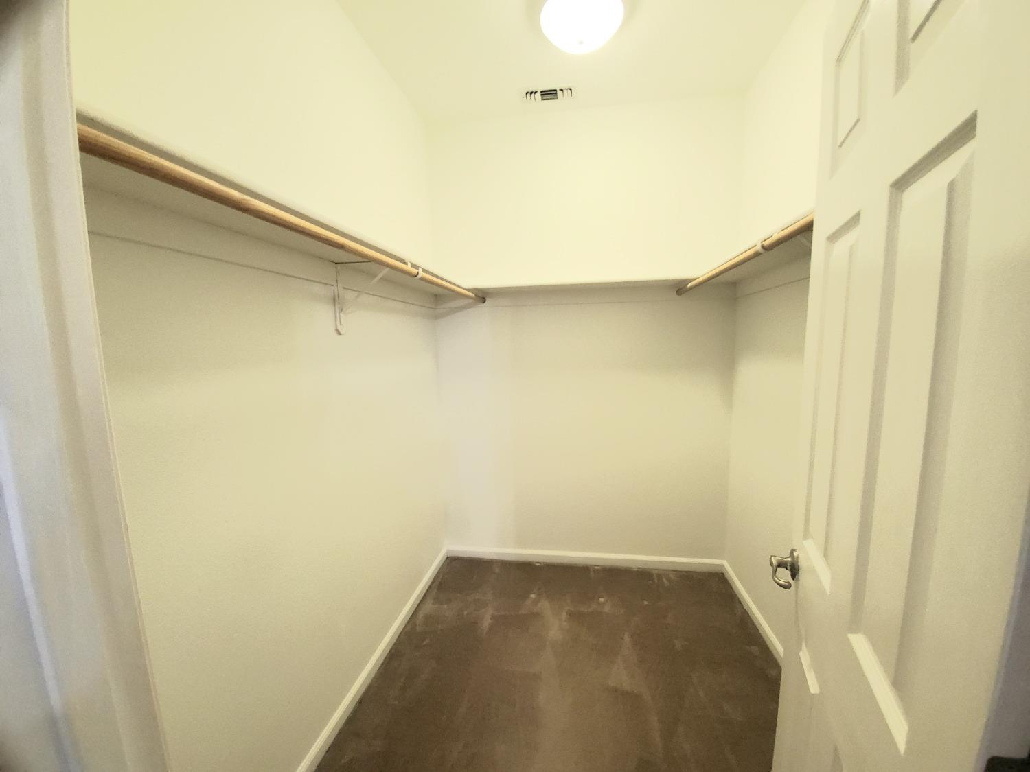 359 Amber Dinuba, CA 93618 - Photo 12 of 22 a view of a small space