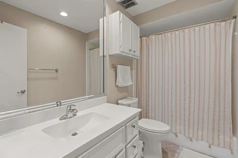 $196,000 | 4420 Harlanwood Drive, Unit 228, Fort Worth, TX 76109