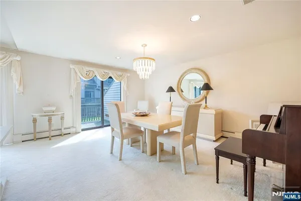 $890,000 | 856 Hemlock Court, Unit T175, Norwood, NJ 07648