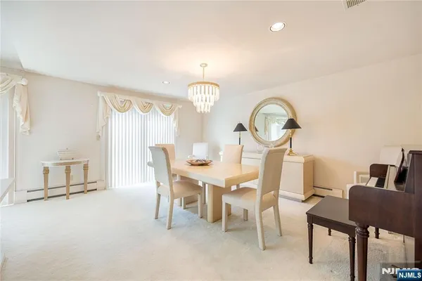 $890,000 | 856 Hemlock Court, Unit T175, Norwood, NJ 07648