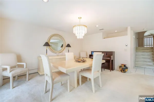 $890,000 | 856 Hemlock Court, Unit T175, Norwood, NJ 07648