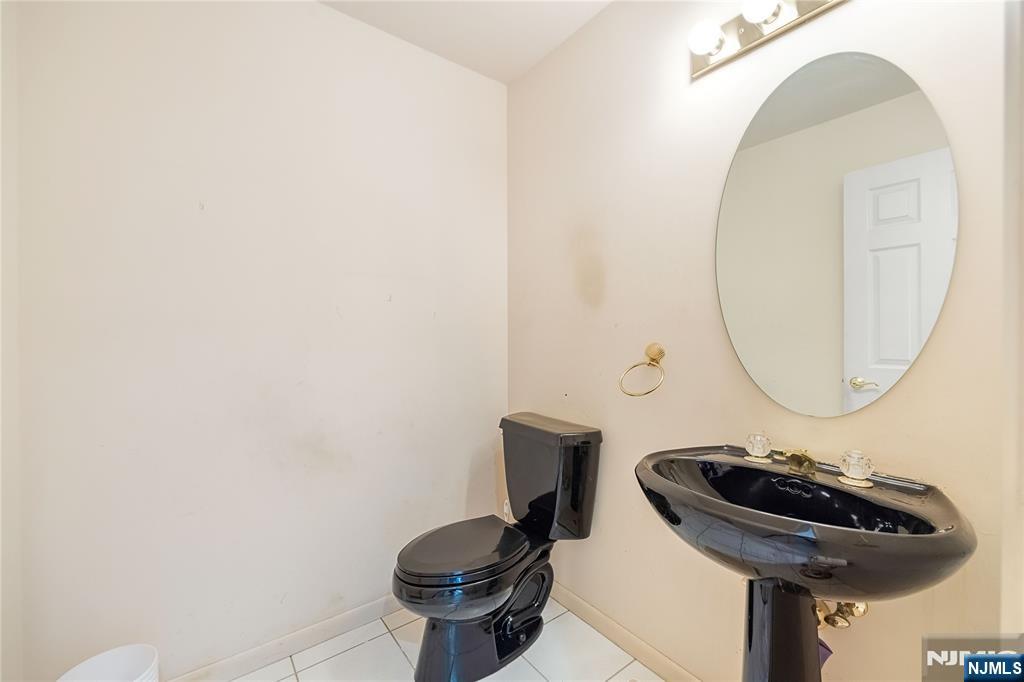 856 Hemlock Court, Unit T175 Norwood, NJ 07648 - Photo 15 of 37