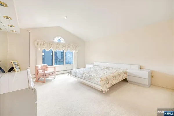 $890,000 | 856 Hemlock Court, Unit T175, Norwood, NJ 07648