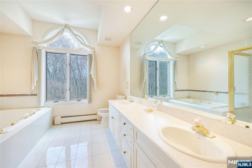 856 Hemlock Court, Unit T175 Norwood, NJ 07648 - Photo 24 of 37