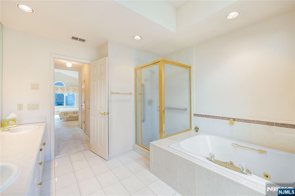 856 Hemlock Court, Unit T175 Norwood, NJ 07648 - Photo 25 of 37