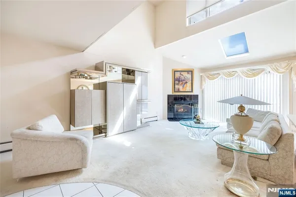 $890,000 | 856 Hemlock Court, Unit T175, Norwood, NJ 07648