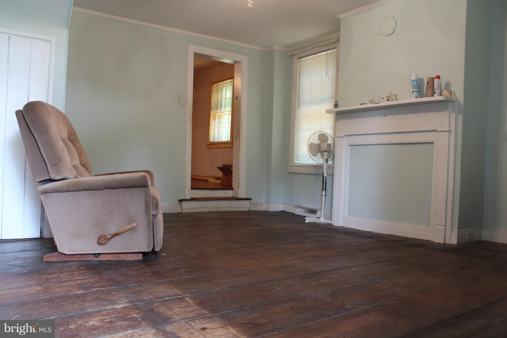 997 Bishop Meade Road Boyce, VA 22620 - Photo 3 of 15 Living Room