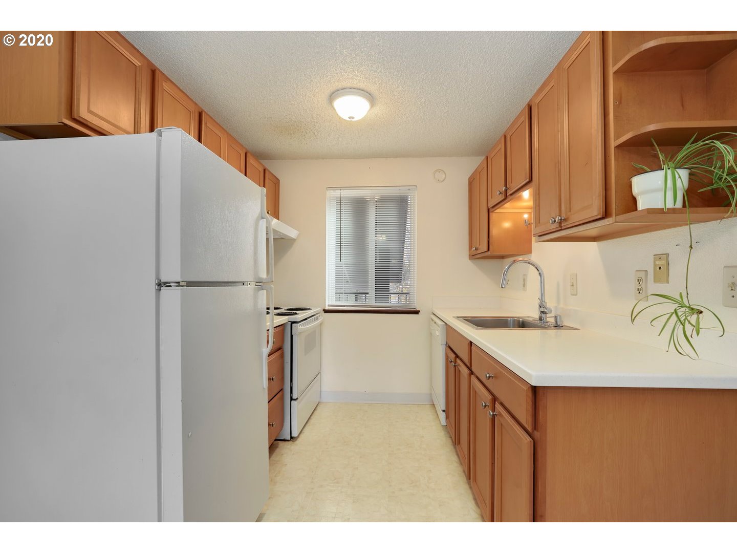 14095 Southwest Walker Road, Unit 7 Beaverton, OR 97005 - Photo 9 of 22 Gallery Image 9