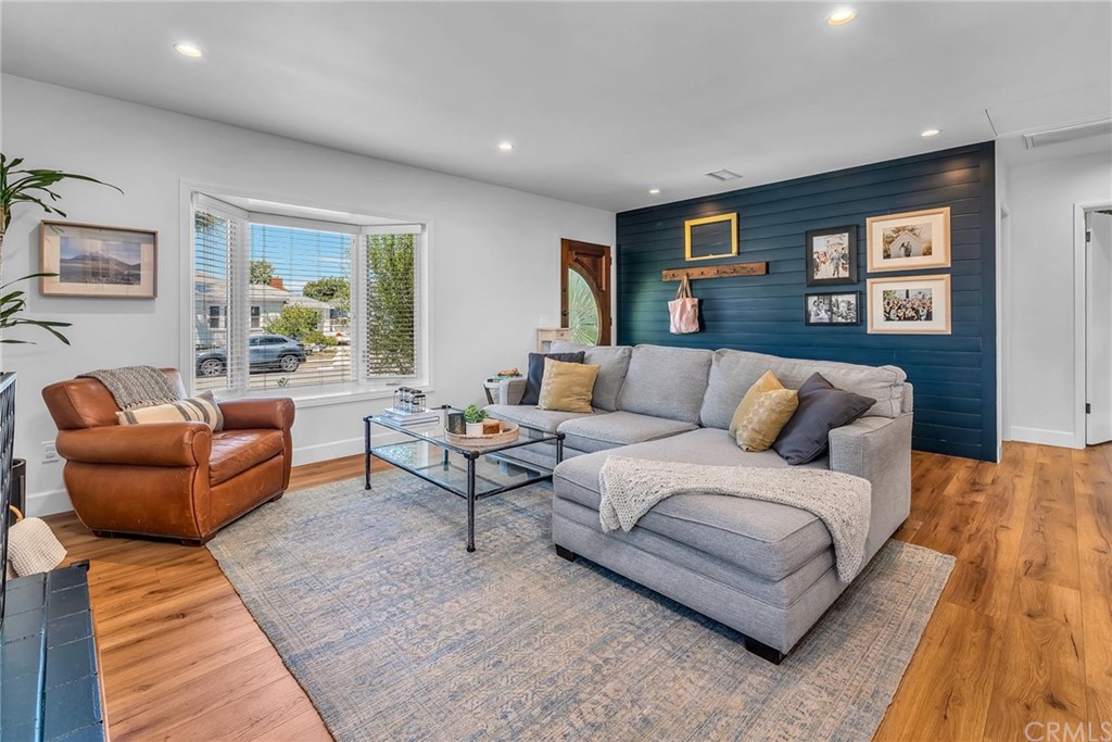 5336 West 127th Street Hawthorne, CA 90250 - Photo 3 of 30 LIV