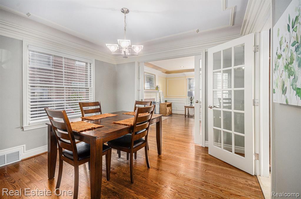 1651 Littlestone Road Grosse Pointe Woods, MI 48236 - Photo 6 of 17