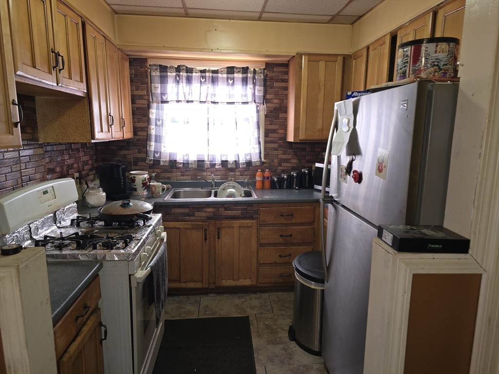 96 Danforth Street Fall River, MA 02720 - Photo 20 of 34 Gallery Image 20