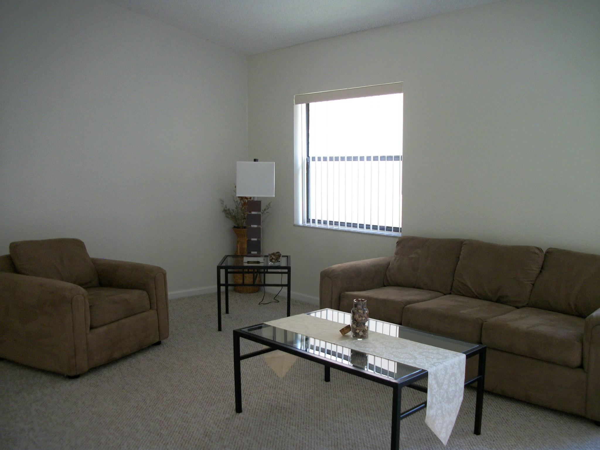 7615 Solimar Circle Boca Raton, FL 33433 - Photo 17 of 32 Living Room