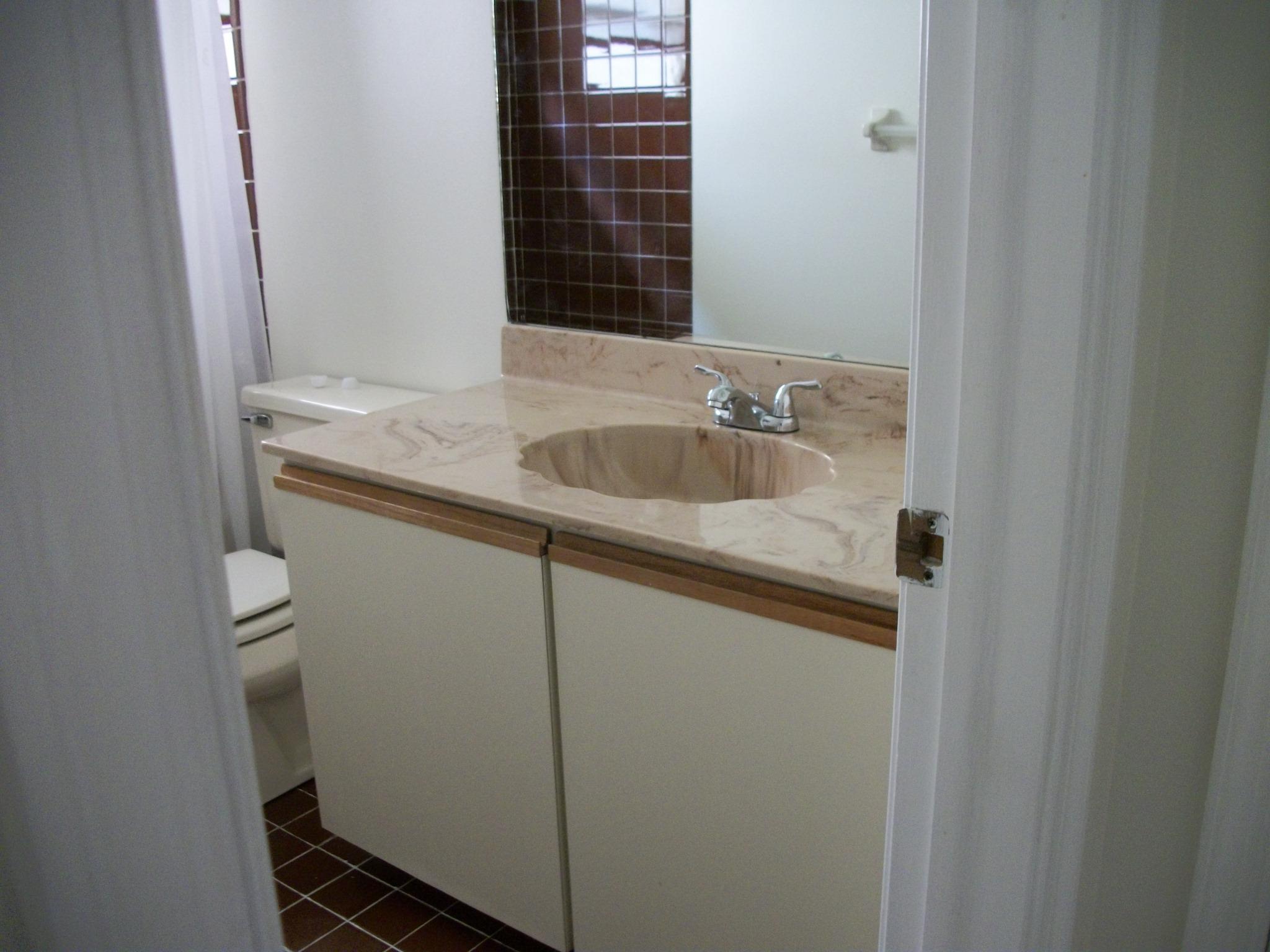 7615 Solimar Circle Boca Raton, FL 33433 - Photo 23 of 32 Bath in 2nd bedroom