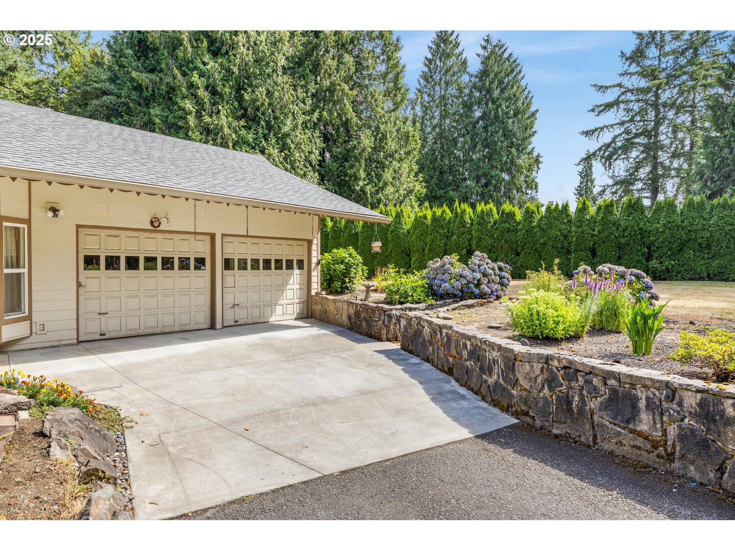 3208 Northwest 199th Street Ridgefield, WA 98642 - Photo 9 of 48 a front view of a building with outdoor space