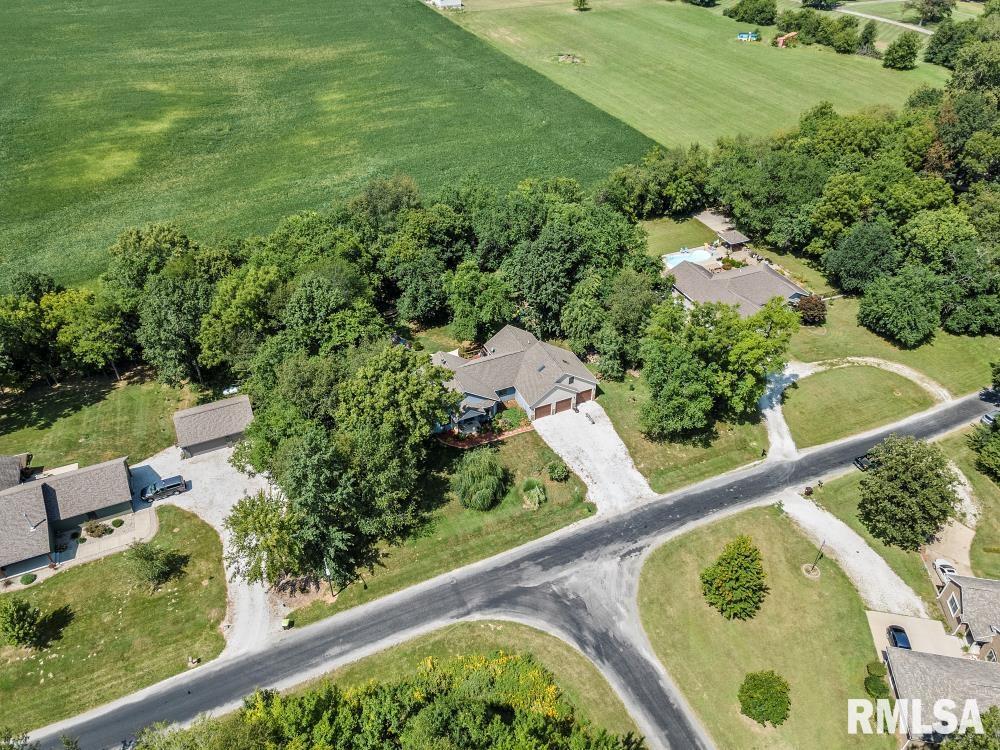 305 Timber Creek Road Jacksonville, IL 62650 - Photo 3 of 60 Gallery Image 3