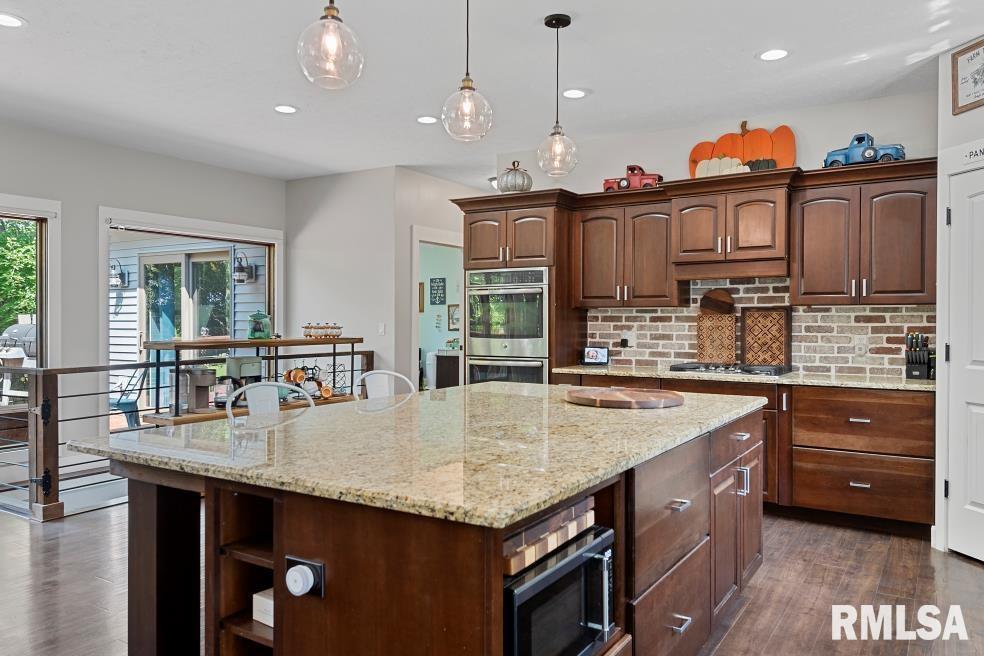 305 Timber Creek Road Jacksonville, IL 62650 - Photo 10 of 60 Gallery Image 10