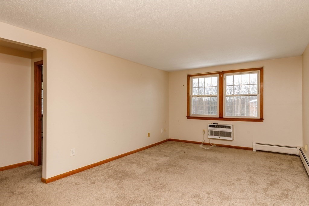 90 Ridgewood Lane, Unit 10 Gardner, MA 01440 - Photo 3 of 6