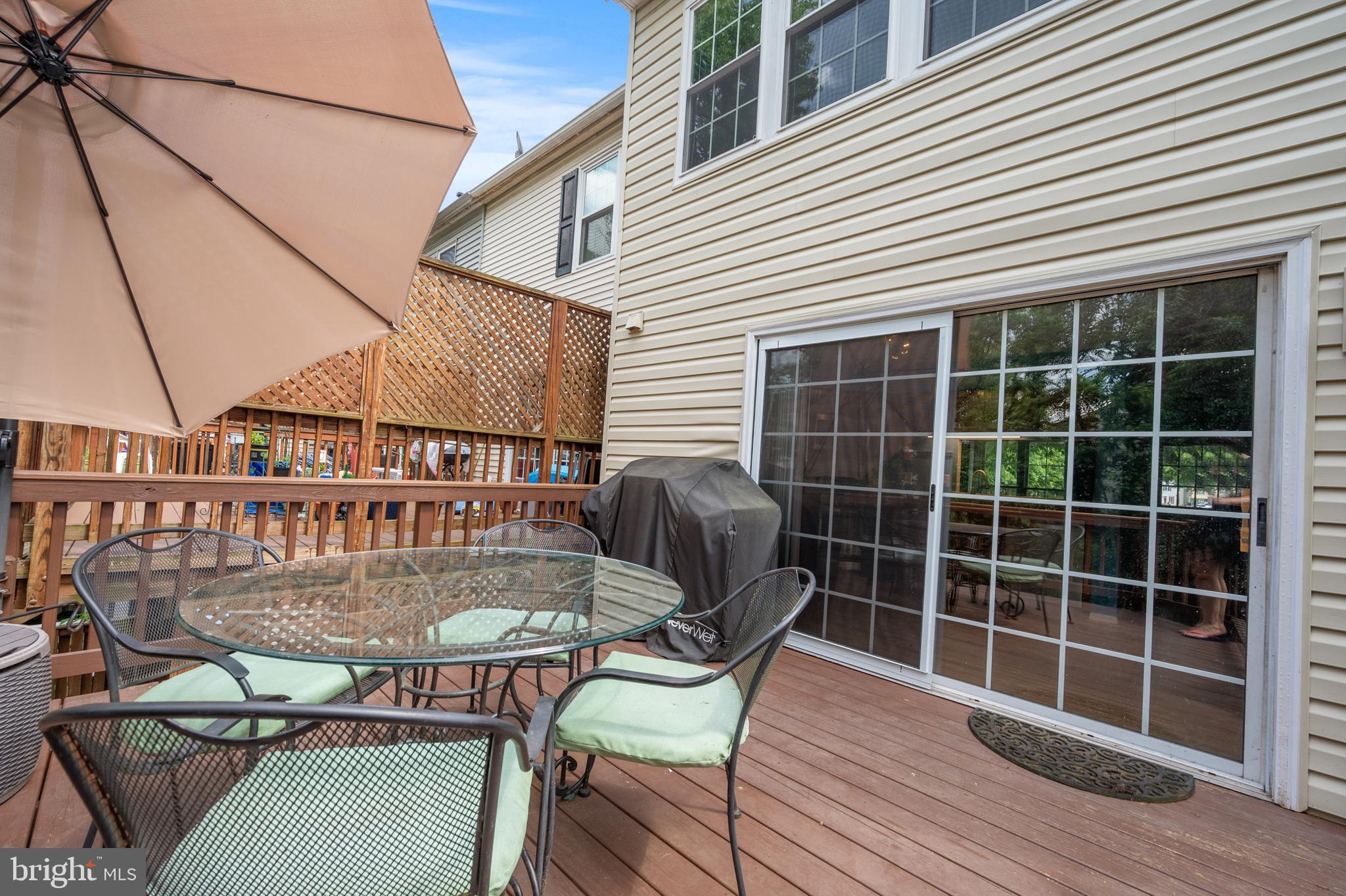14676 Basingstoke Loop Centreville, VA 20120 - Photo 15 of 39 DECK 2