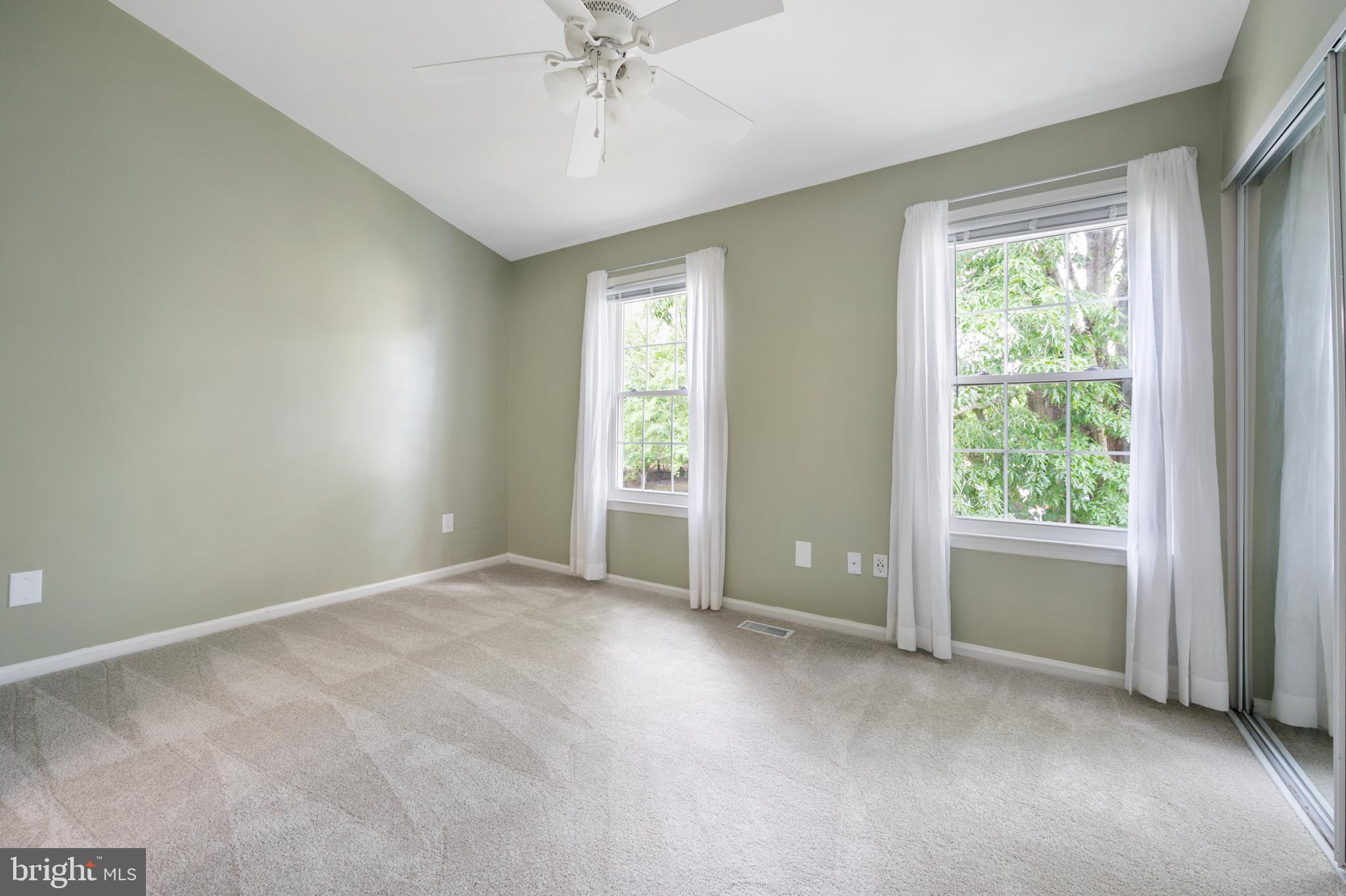 14676 Basingstoke Loop Centreville, VA 20120 - Photo 19 of 39 PRIMARY BEDROOM 1