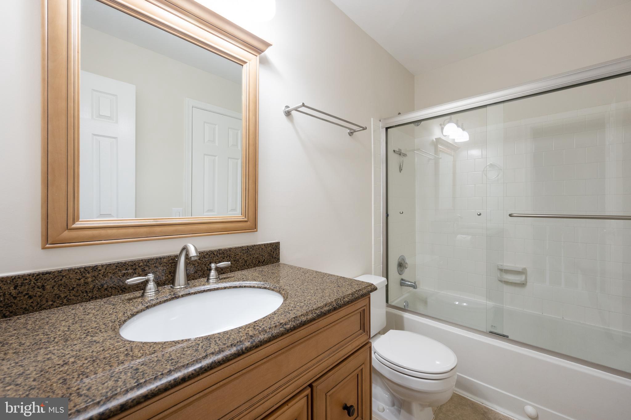 14676 Basingstoke Loop Centreville, VA 20120 - Photo 24 of 39 UPSTAIRS HALLWAY FULL BATH