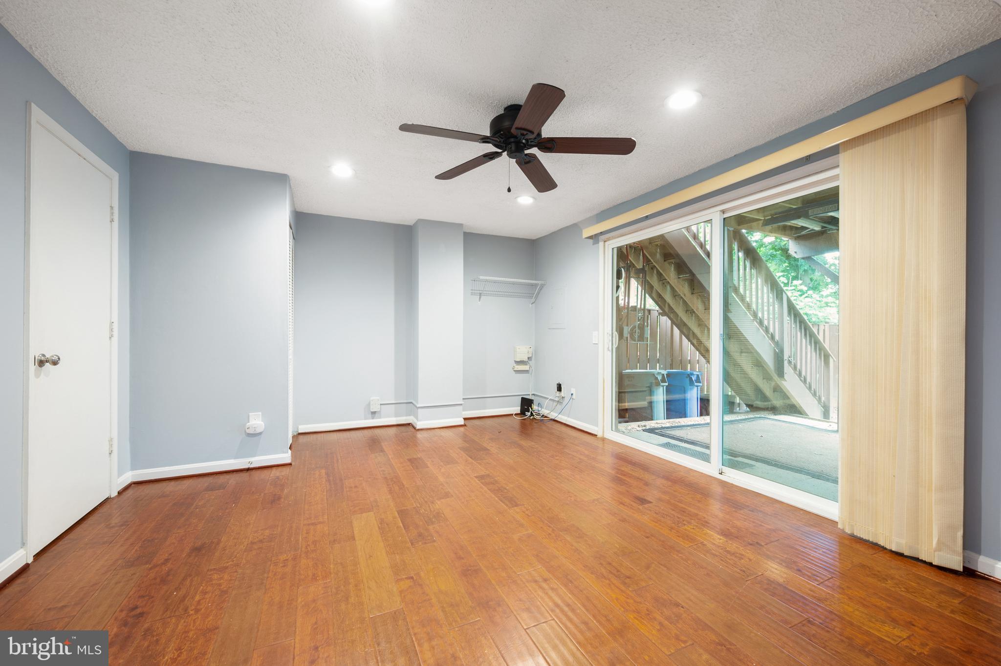 14676 Basingstoke Loop Centreville, VA 20120 - Photo 27 of 39 BEDROOM 3 OR FAMILY ROOM (B)